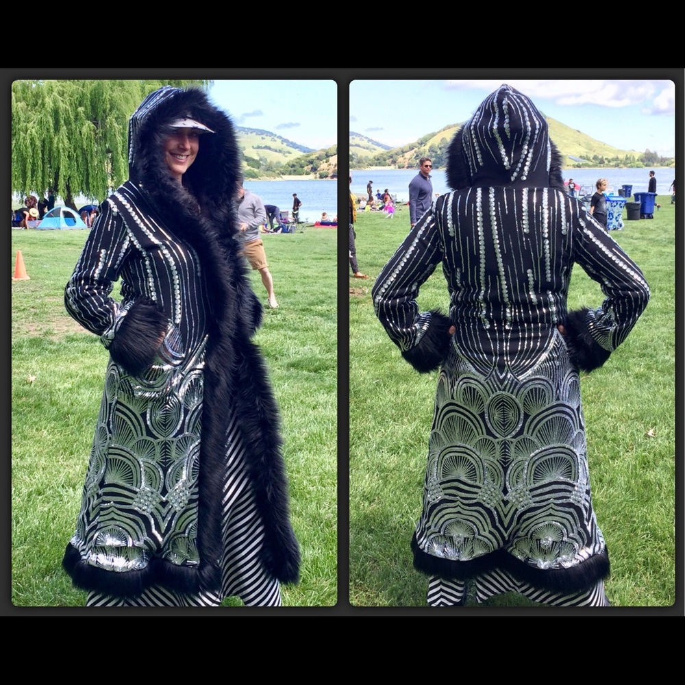 Amazing Hooded Fleece & Faux Fur Coat w/Deco Sequins! - M